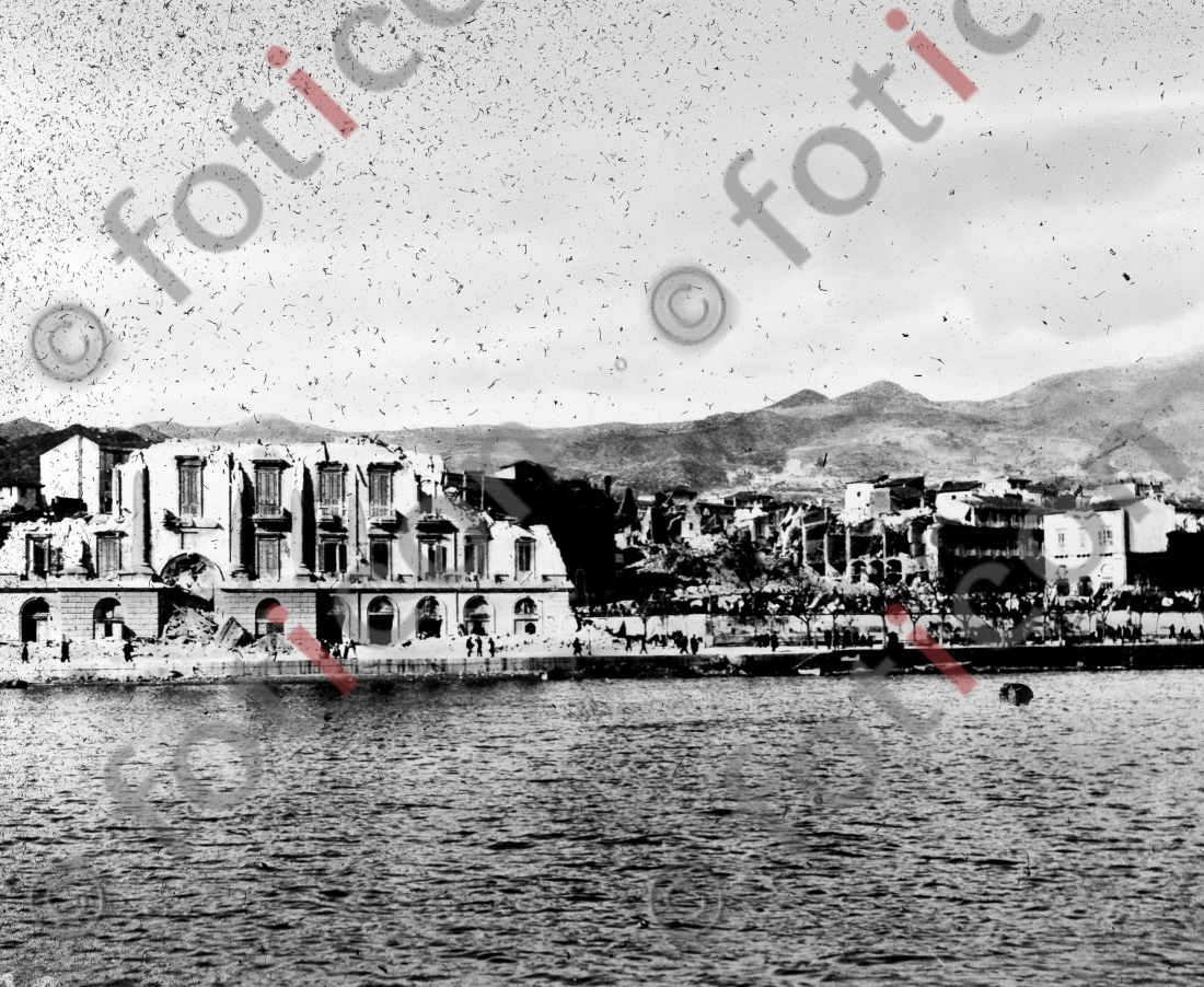 Messina I Messina - Foto foticon-simon-149a-005-sw.jpg | foticon.de - Bilddatenbank für Motive aus Geschichte und Kultur